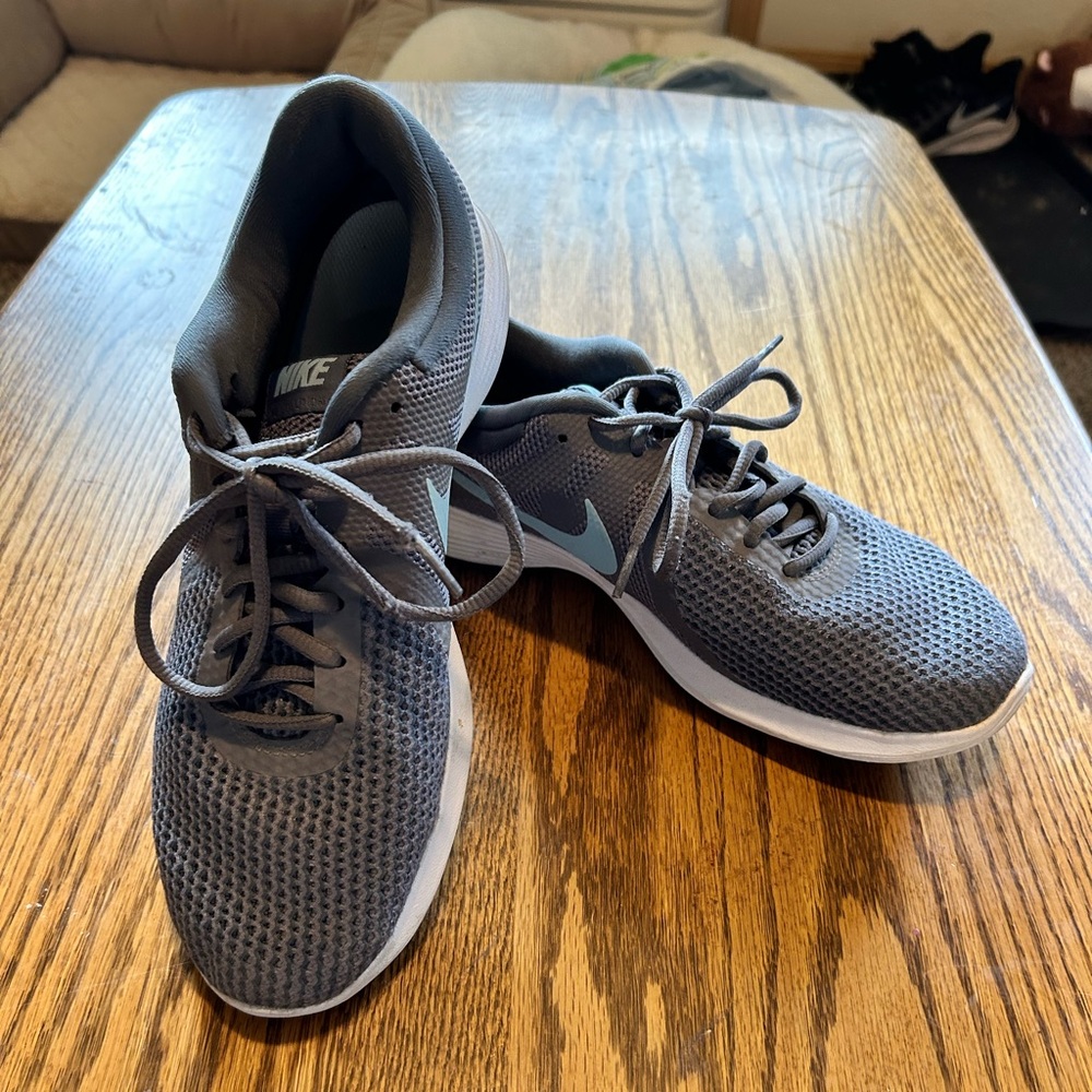 LIKE NEW NIKES